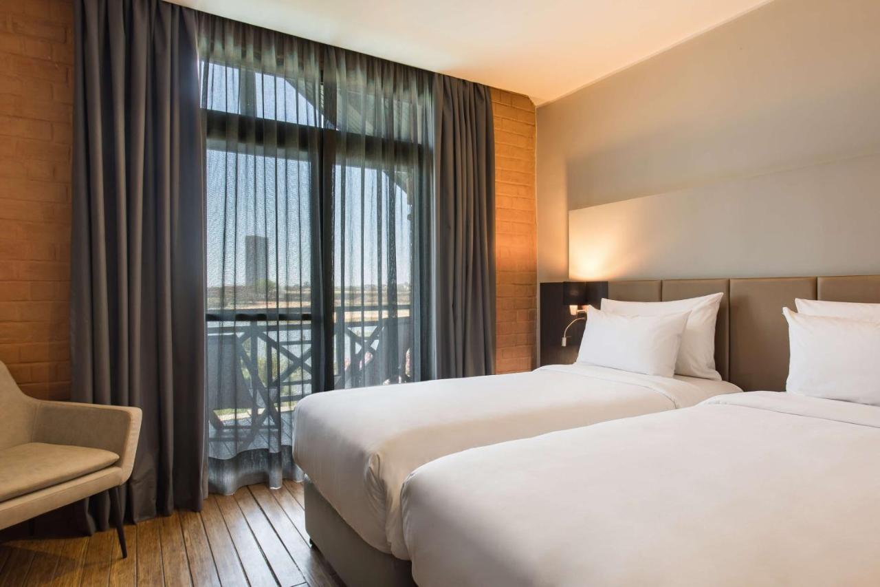 Radisson Hotel Tamboho Waterfront Антананариву Екстериор снимка