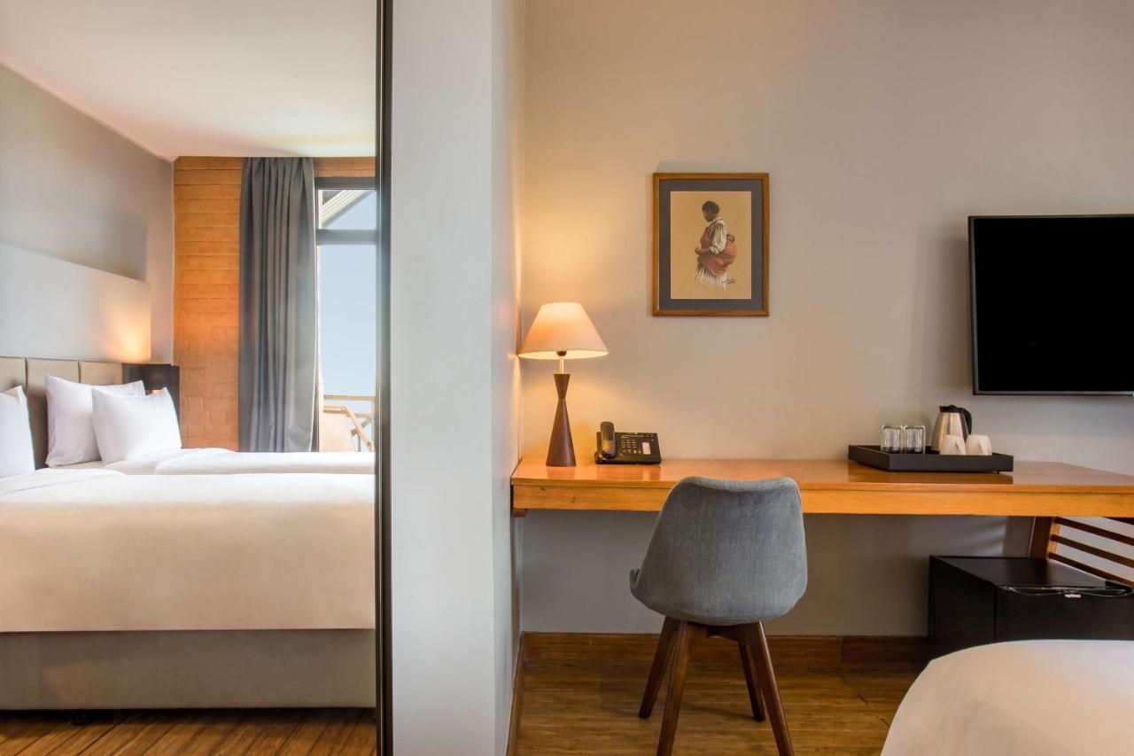 Radisson Hotel Tamboho Waterfront Антананариву Екстериор снимка